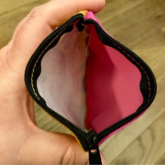 Vintage Barbie Buzz Magazine Coin Pouch - Picture 3 of 3